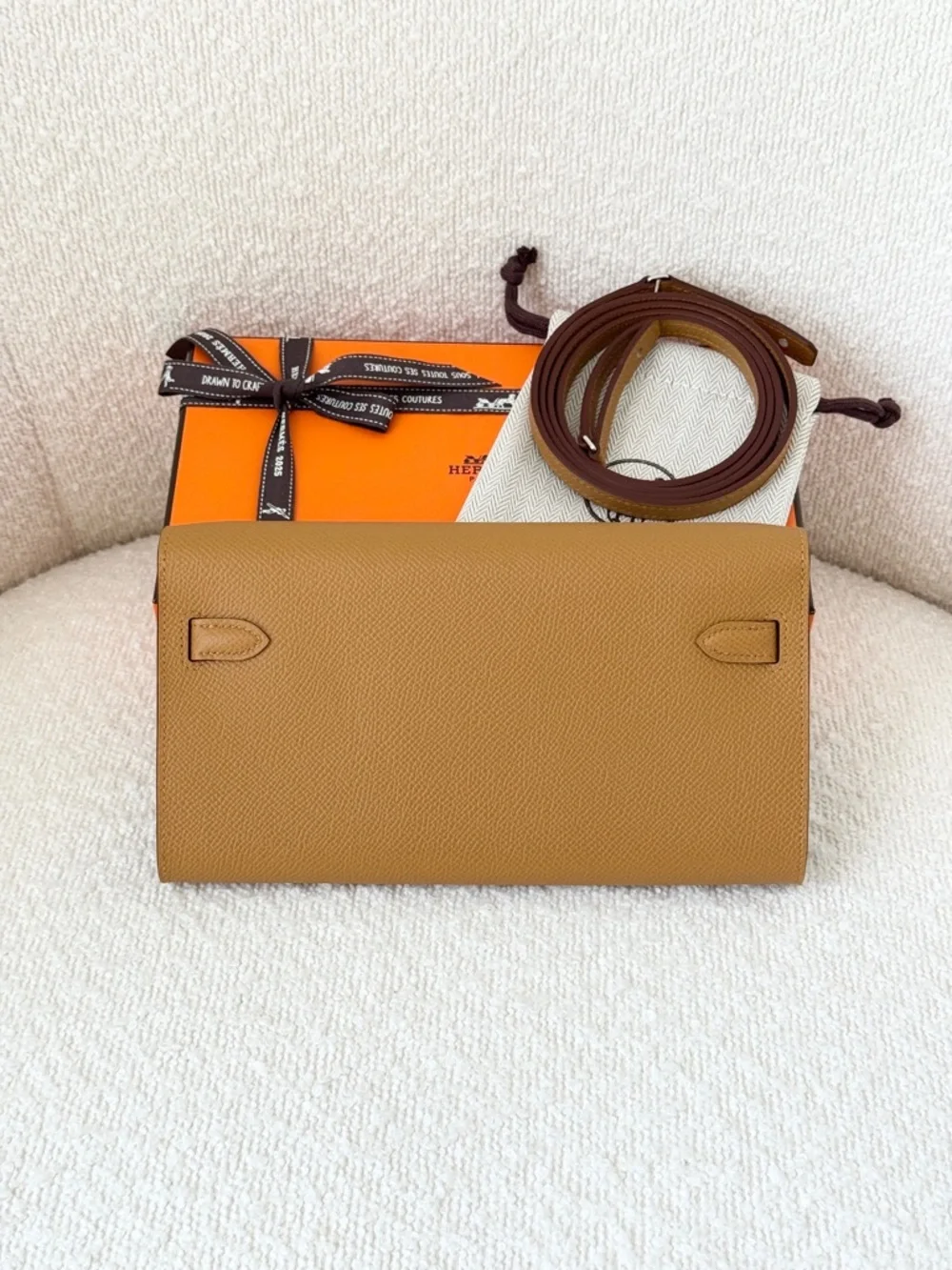 ✨NEW✨Hermes 2024 Epsom Leather Kelly Classique To Go Wallet - Sesame /  PHW - Picture 8 of 16